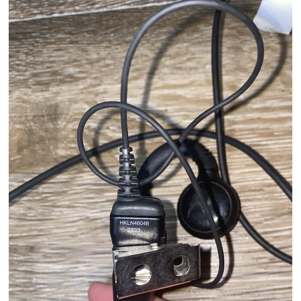 Motorola HKLN4604B Swivel Earpiece w/ Push-to-Talk, Slim